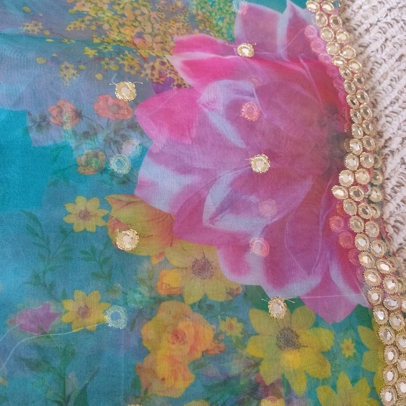 Sea Green Organza faux mirror scalloped duppata - Picture 4 of 4